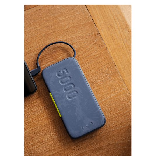 InstantGo 5000 Built-in USB-C Cable - Black - 18W PD fast charging power bank - Back image number null